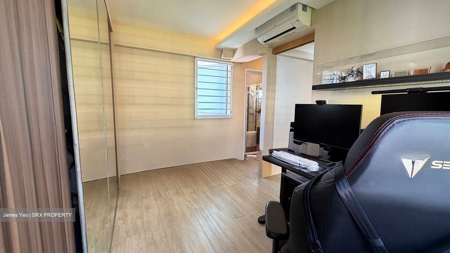 Blk 428B Floral Spring @ Yishun (Yishun), HDB 5 Rooms #514264191